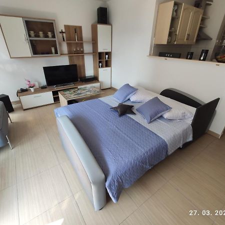 Appartamento Apartman Antonela With Free Garage Parking Spalato Esterno foto