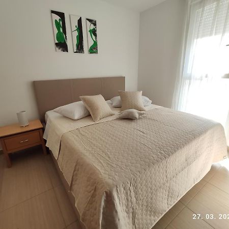 Appartamento Apartman Antonela With Free Garage Parking Spalato Esterno foto