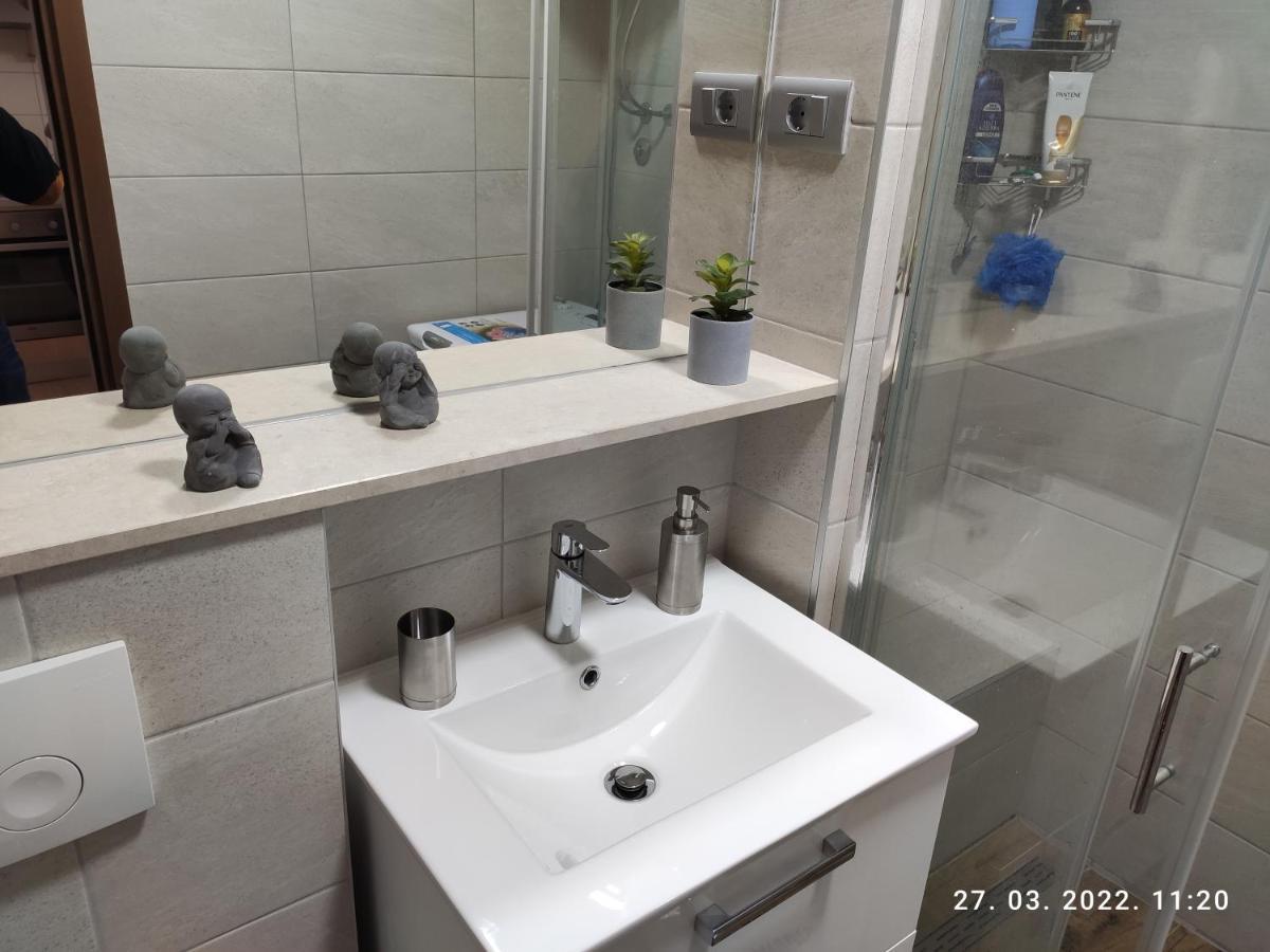 Appartamento Apartman Antonela With Free Garage Parking Spalato Esterno foto