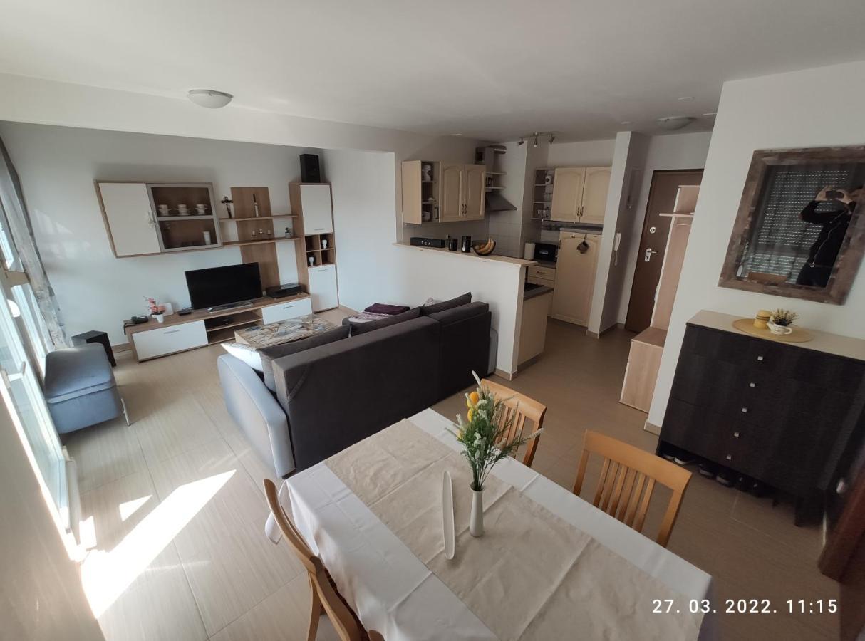 Appartamento Apartman Antonela With Free Garage Parking Spalato Esterno foto