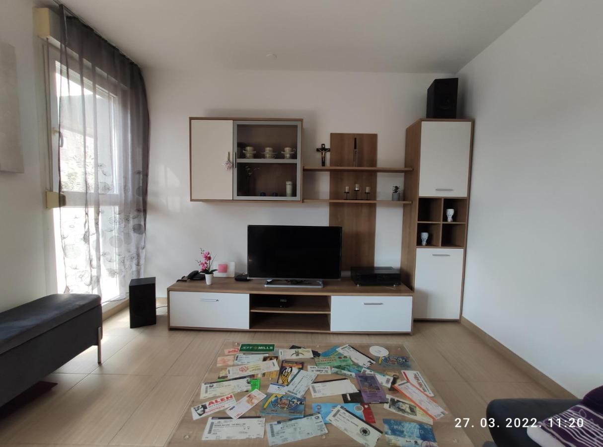 Appartamento Apartman Antonela With Free Garage Parking Spalato Esterno foto