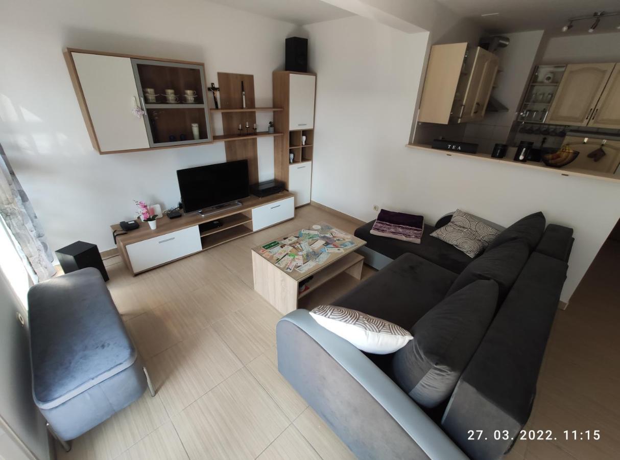Appartamento Apartman Antonela With Free Garage Parking Spalato Esterno foto