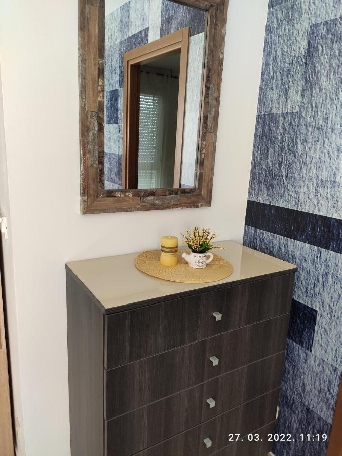 Appartamento Apartman Antonela With Free Garage Parking Spalato Esterno foto