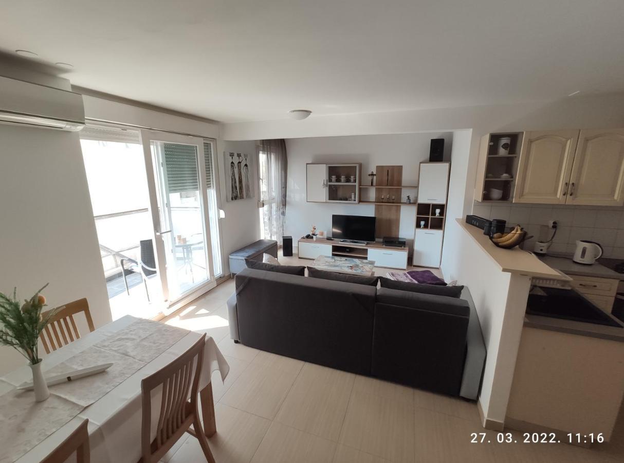 Appartamento Apartman Antonela With Free Garage Parking Spalato Esterno foto