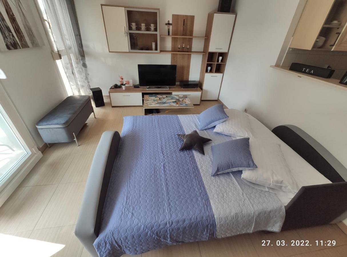 Appartamento Apartman Antonela With Free Garage Parking Spalato Esterno foto